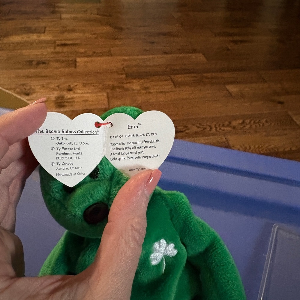 Ty Beanie Babies Erin the Bear - Vibrant Green
